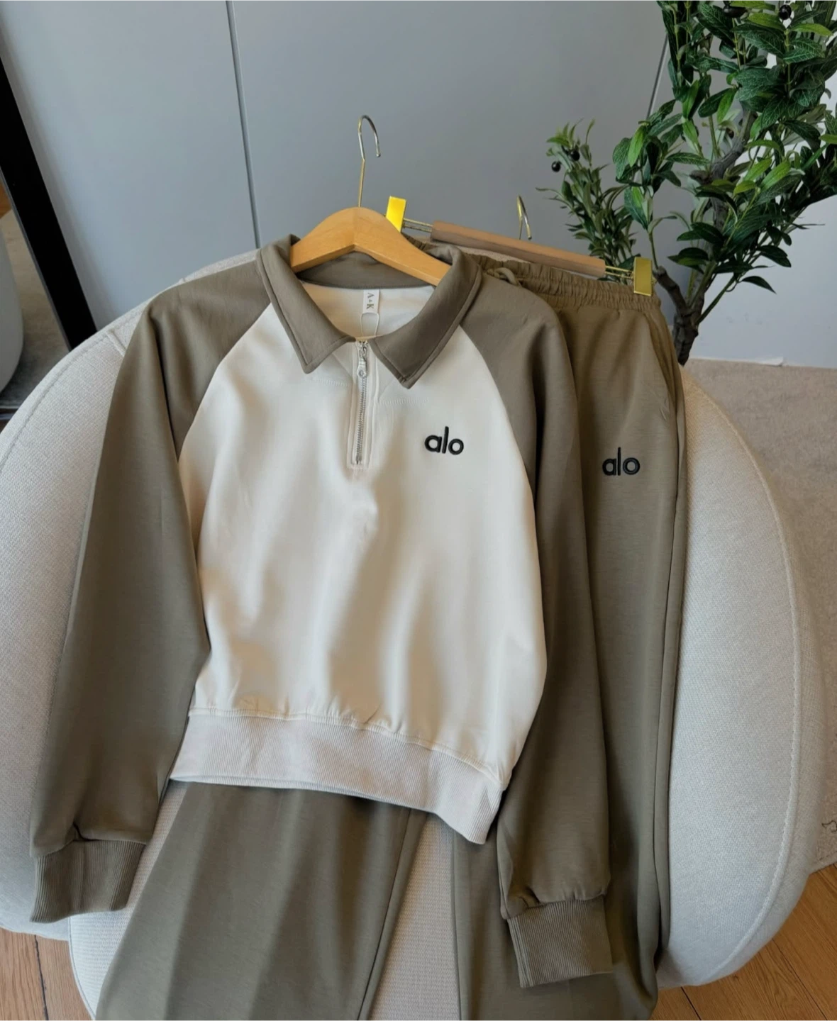 Alo Yoga Matching Set - photo 4