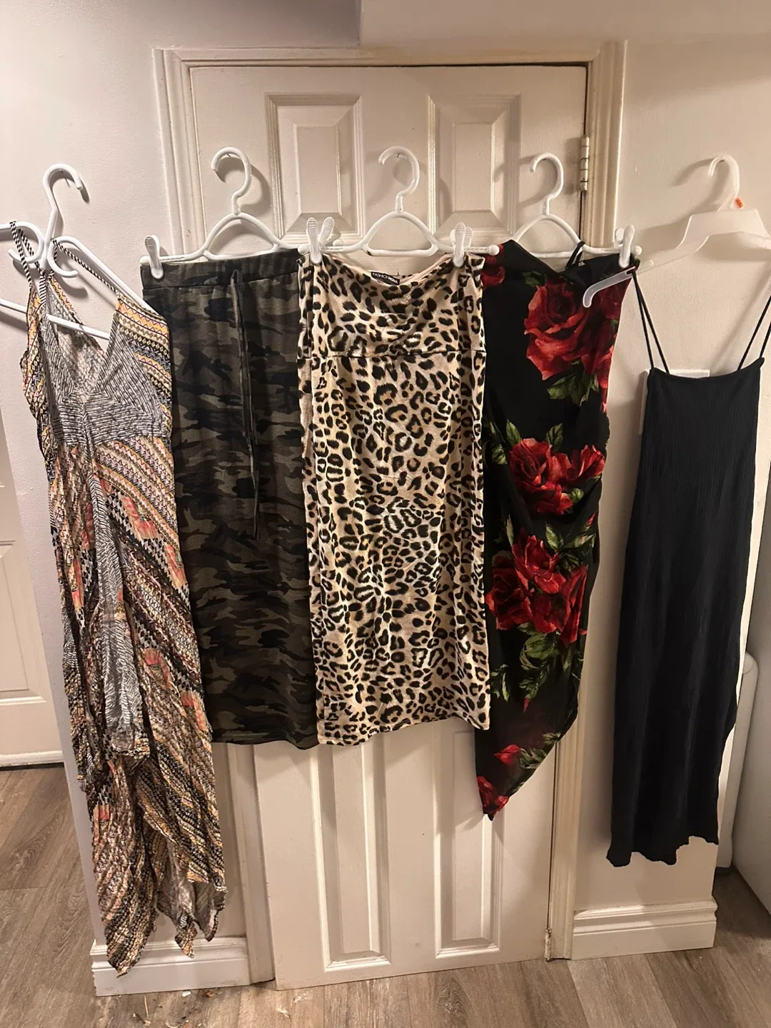 5 Assorted Women's Skirts & Dress size XS (v3) thumbnail