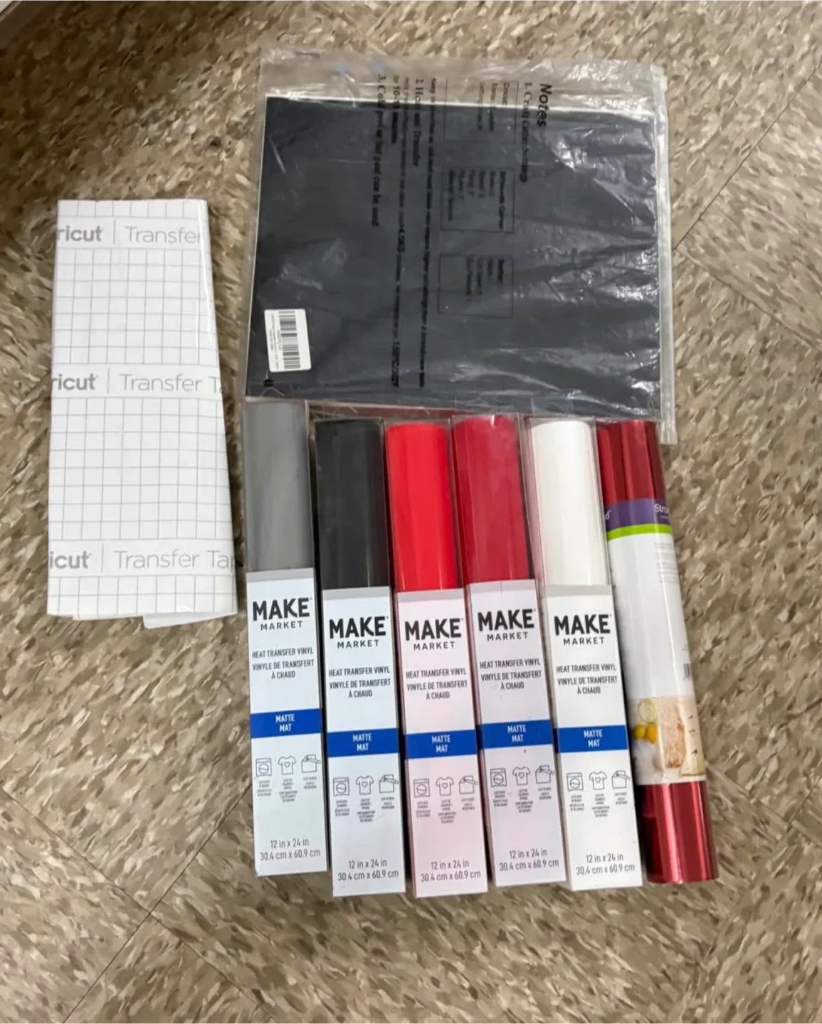 Cricut Explore Air 2 Machine, Mats, & Supplies image indicator(6)