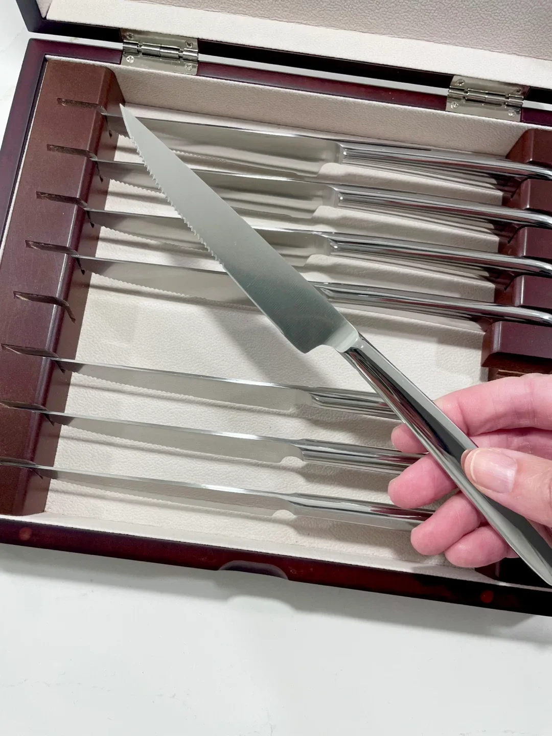 Nicole Miller 8-Piece Stainless Steel Steak Knife Set w Box image indicator(6)