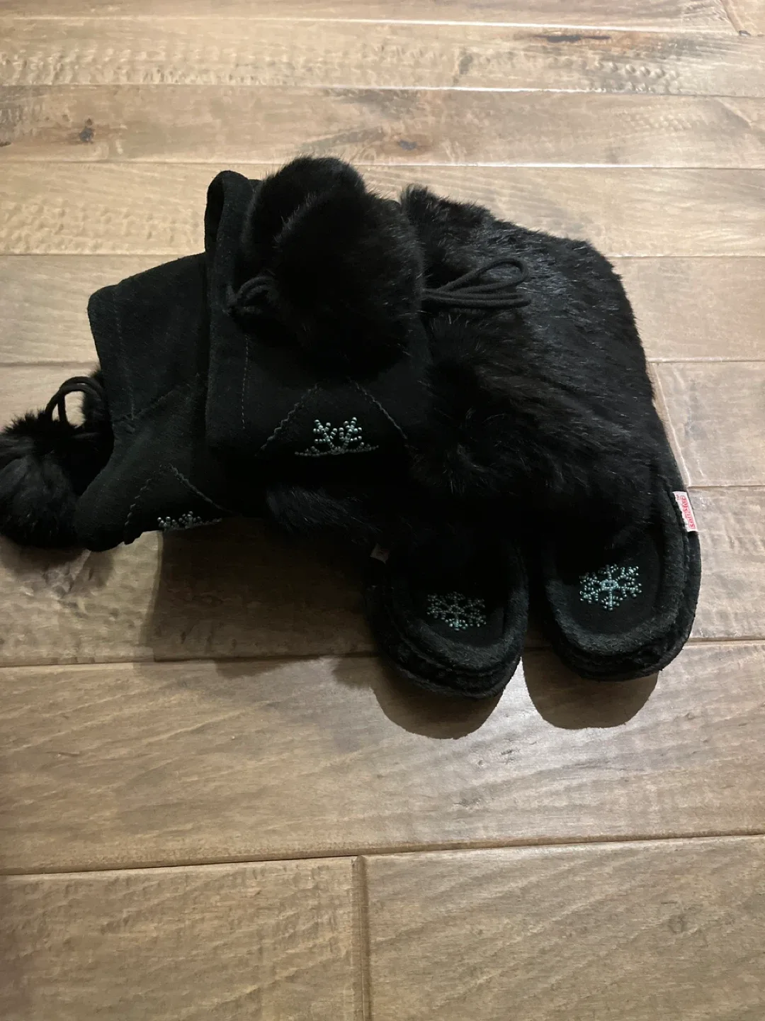 SoftMoc Black Winter Boots image indicator(6)