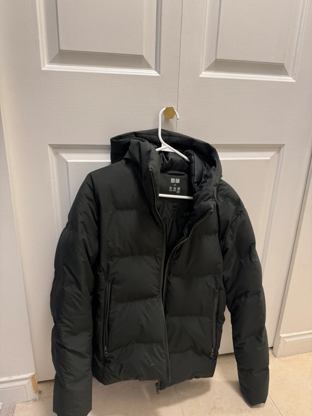 Uniqlo Puffer Jacket - Size S