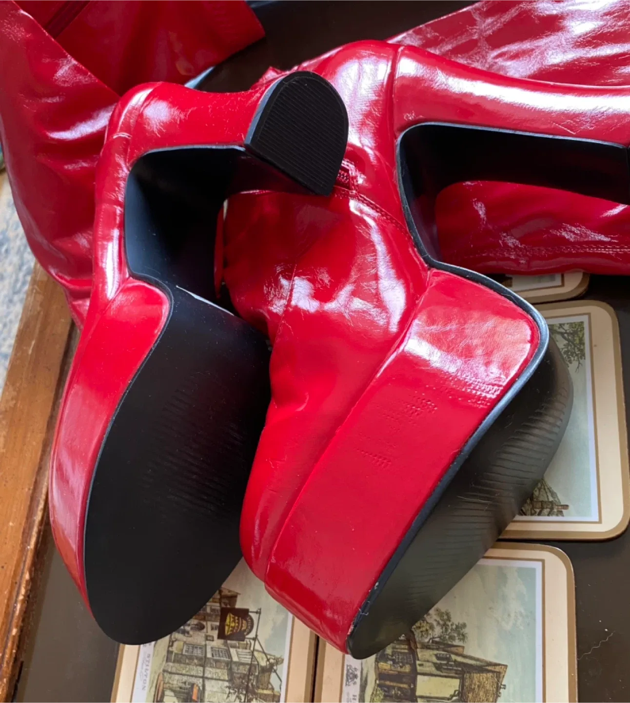 Red Platform Boots (Costume) image indicator(2)