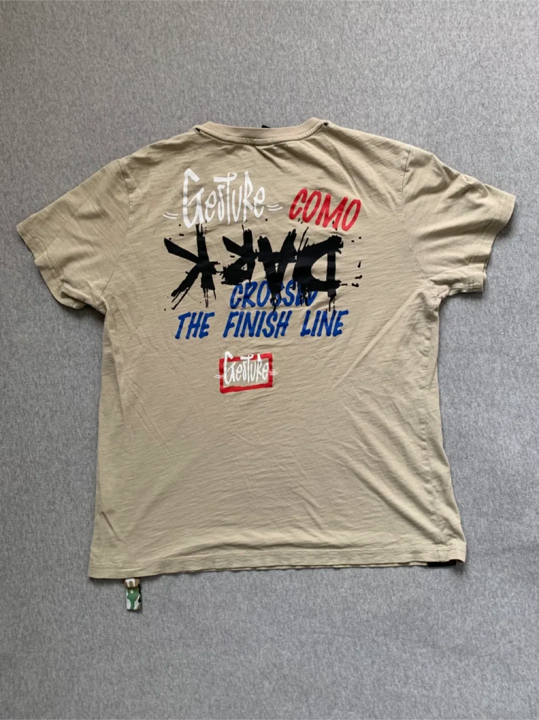 Yishion T-Shirt - Size M thumbnail