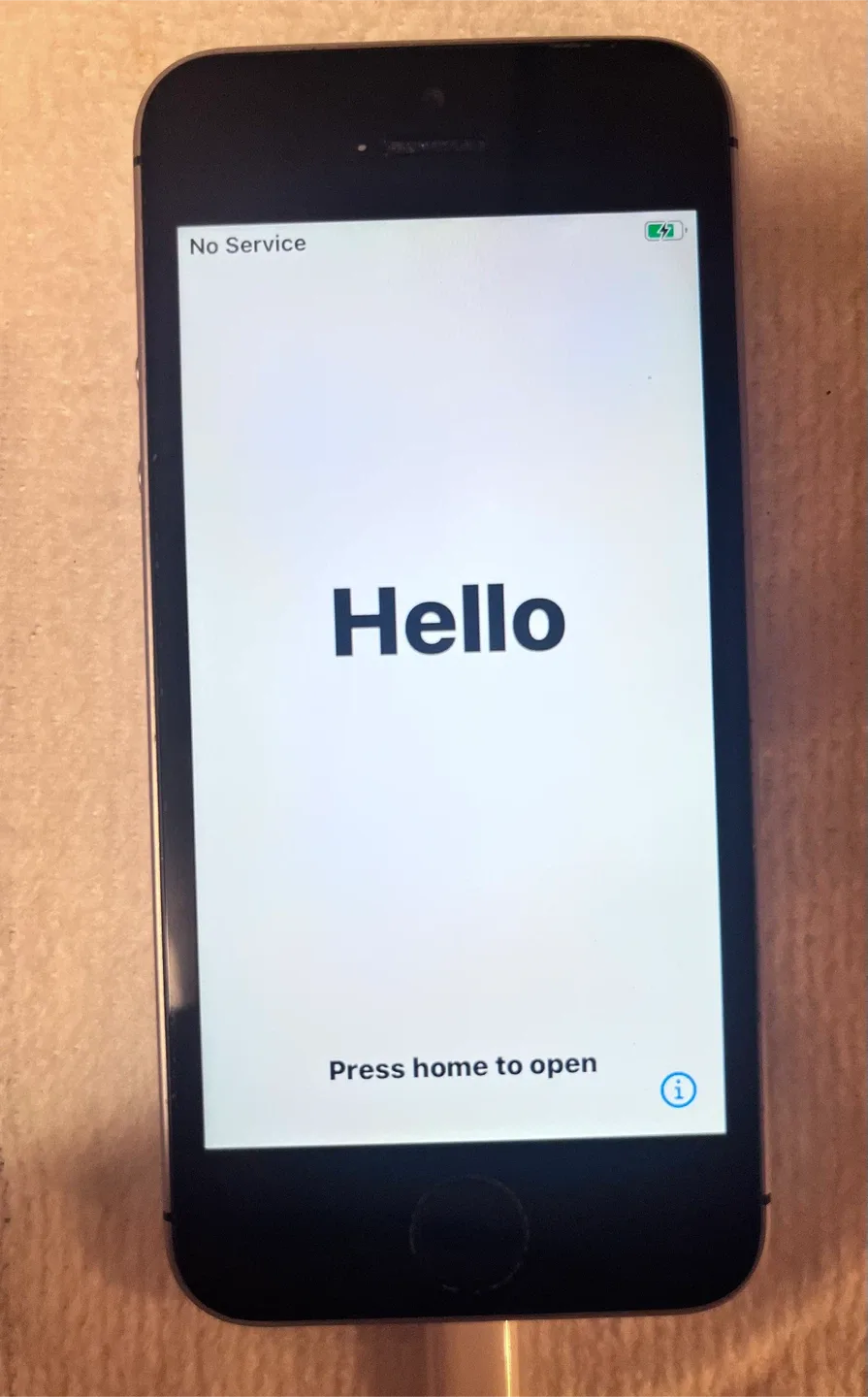 iPhone SE (Silver) thumbnail