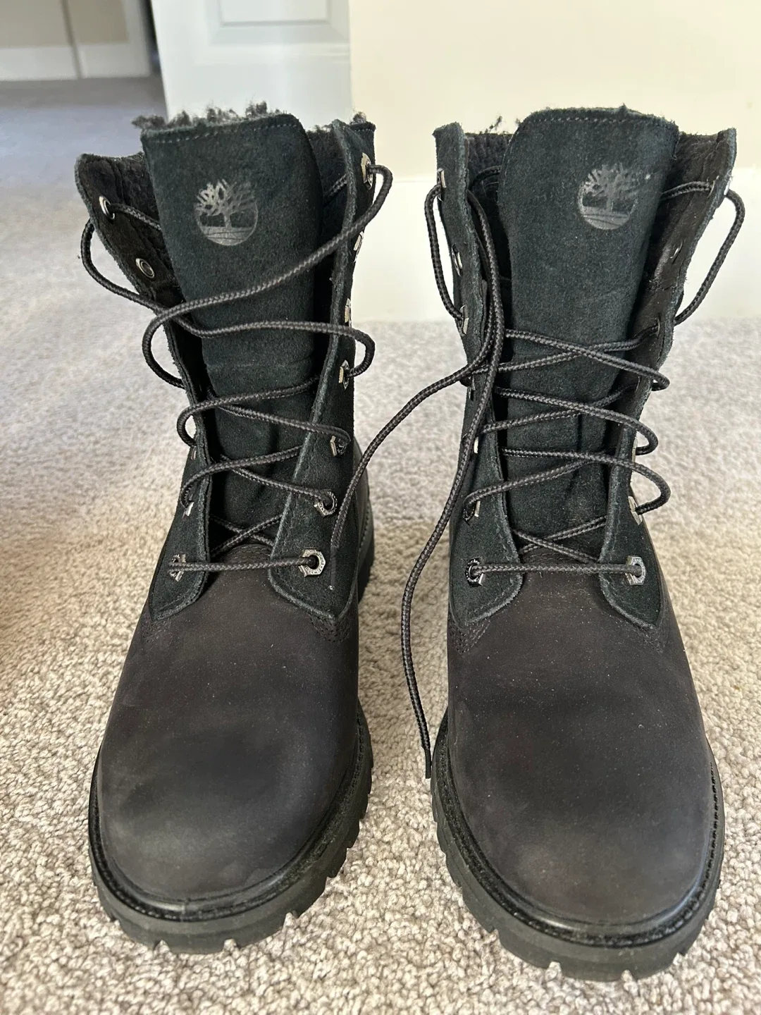 Timberland Black roll top Boots size 7 image indicator(2)