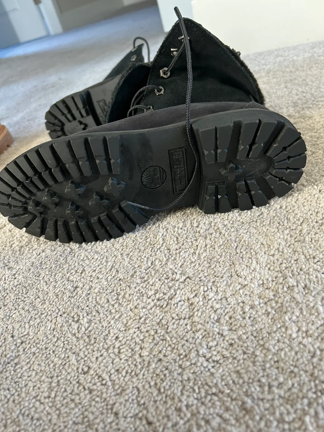 Timberland Black roll top Boots size 7 image indicator(5)