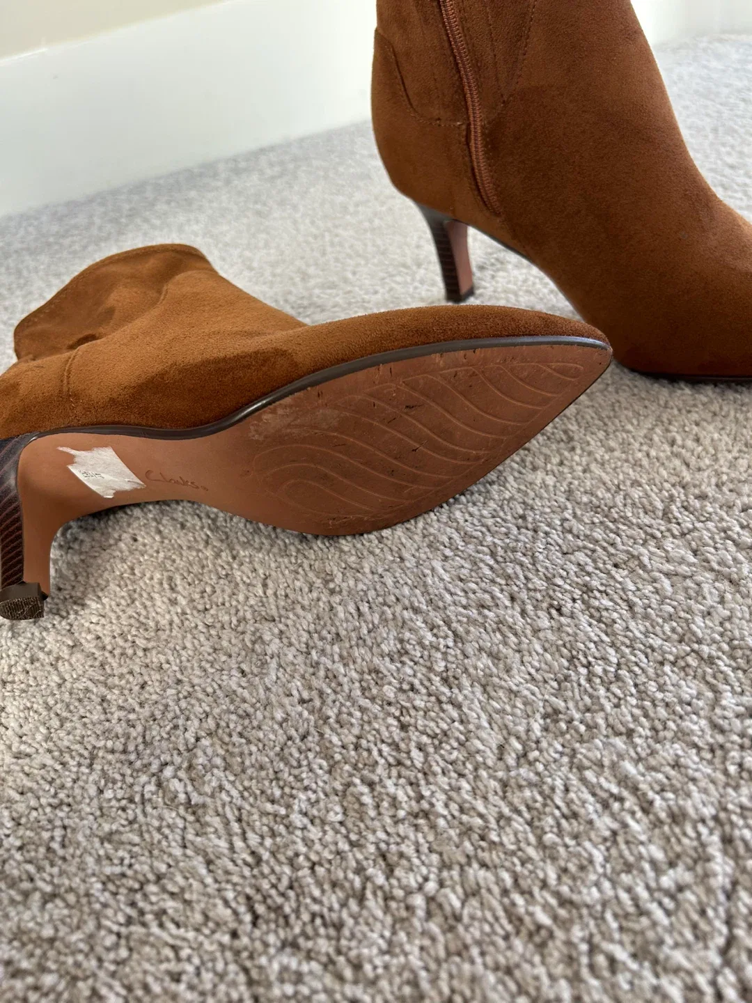 Clarks Brown Suede Ankle Boots - Size US 6.5 image indicator(2)