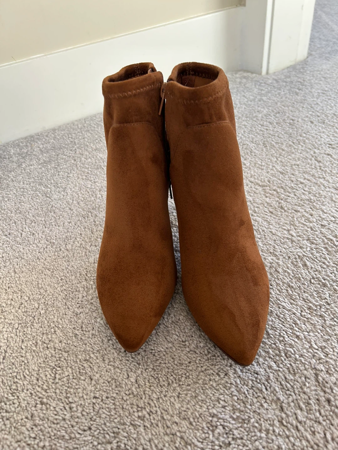 Clarks Brown Suede Ankle Boots - Size US 6.5