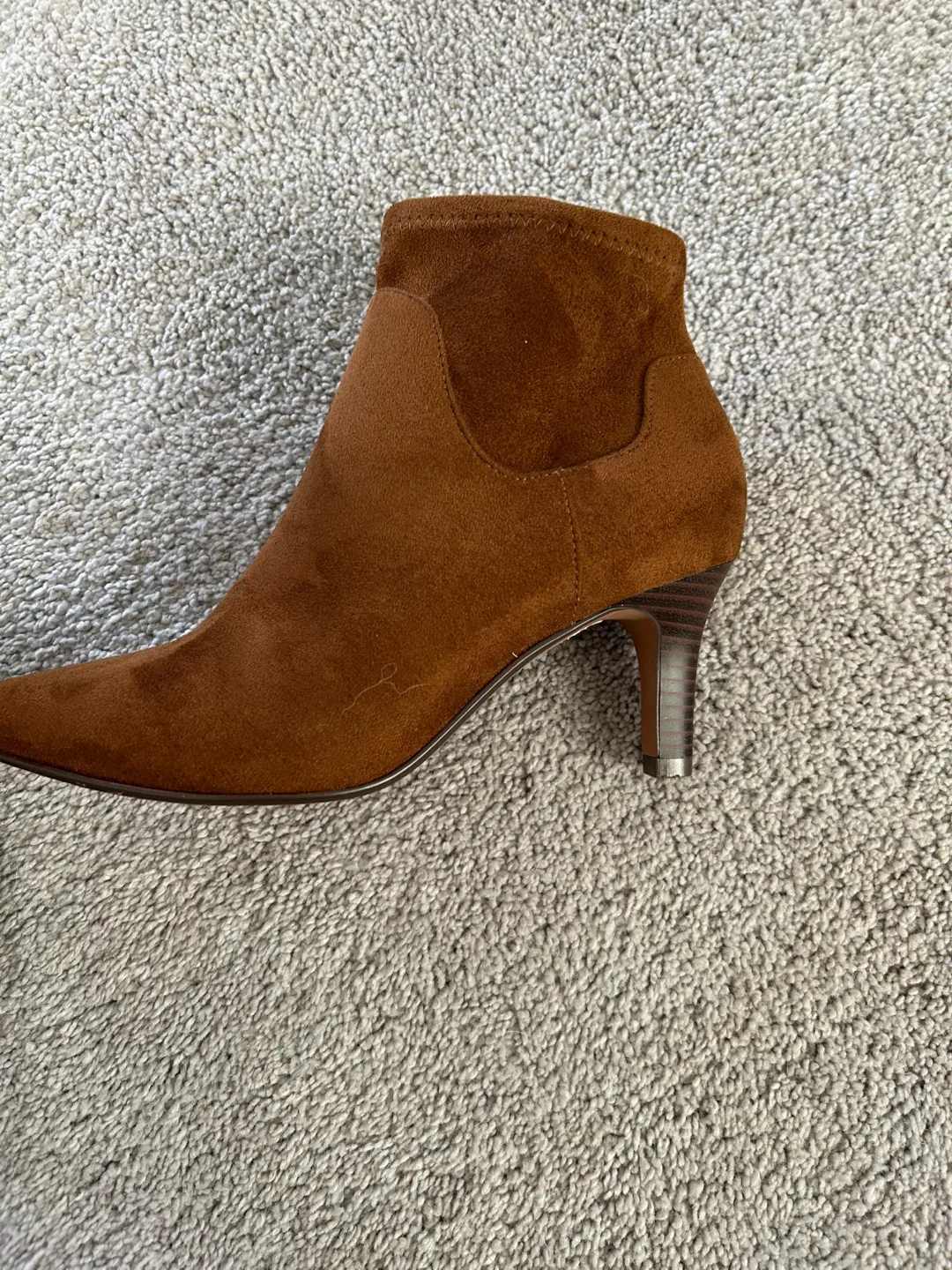 Clarks Brown Suede Ankle Boots - Size US 6.5 image indicator(6)