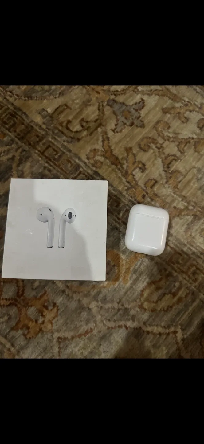 Apple AirPods 2nd Generation - used