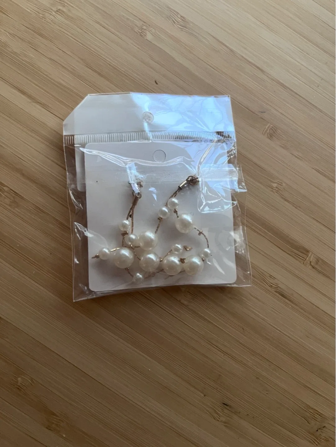 Pearl Drop Earrings - New in Package thumbnail