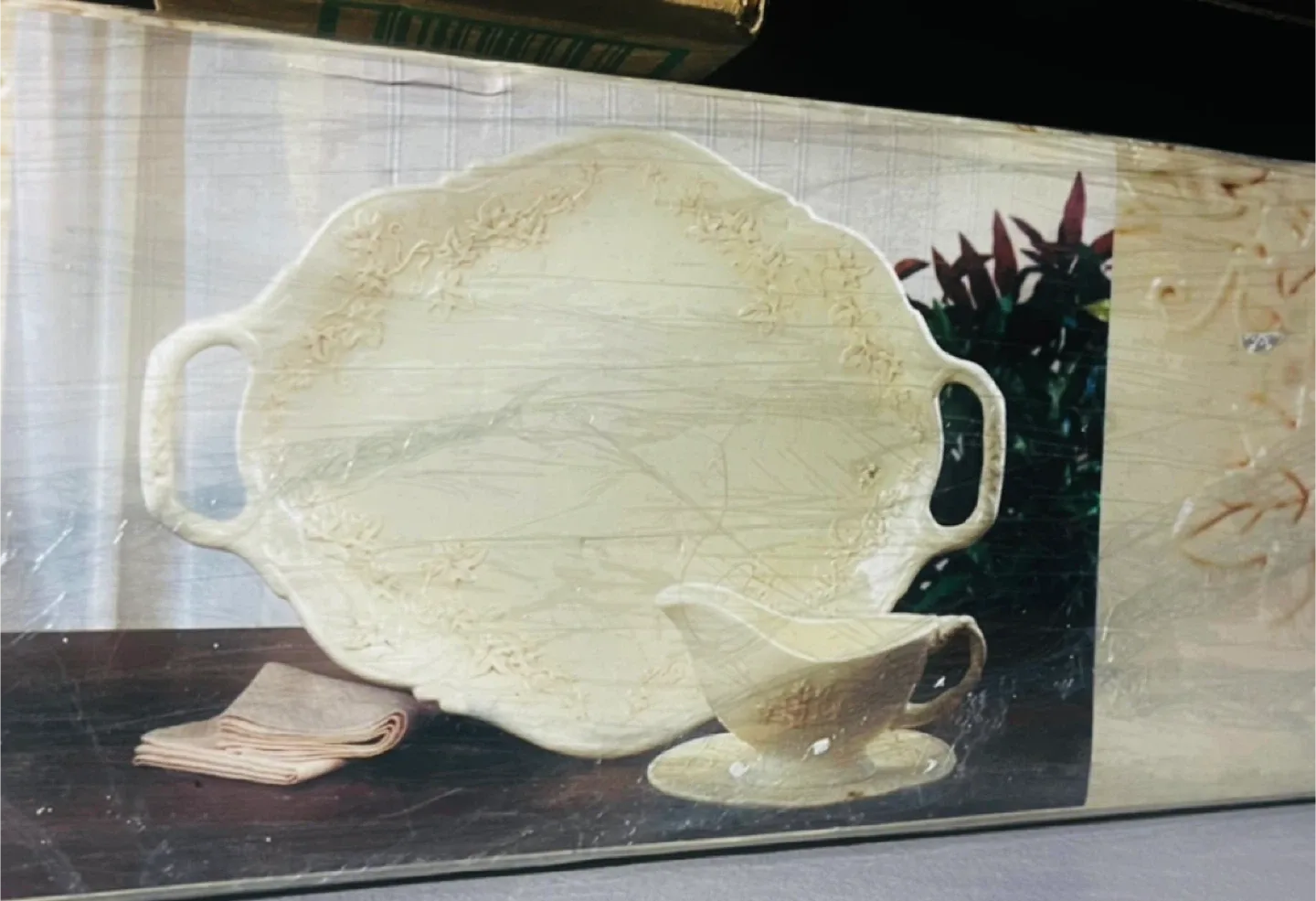Serving Platter with Gravy Boat image indicator(3)