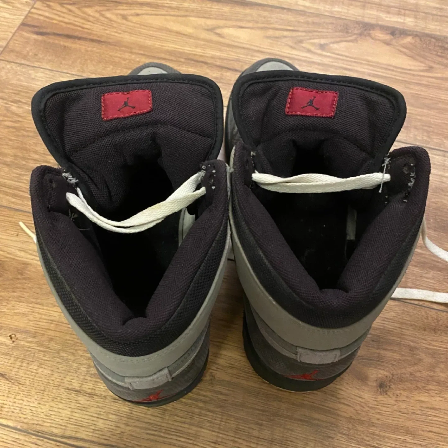 Nike Air Jordan 1 Retro High Stealth – Authenticated by Poizon image indicator(4)