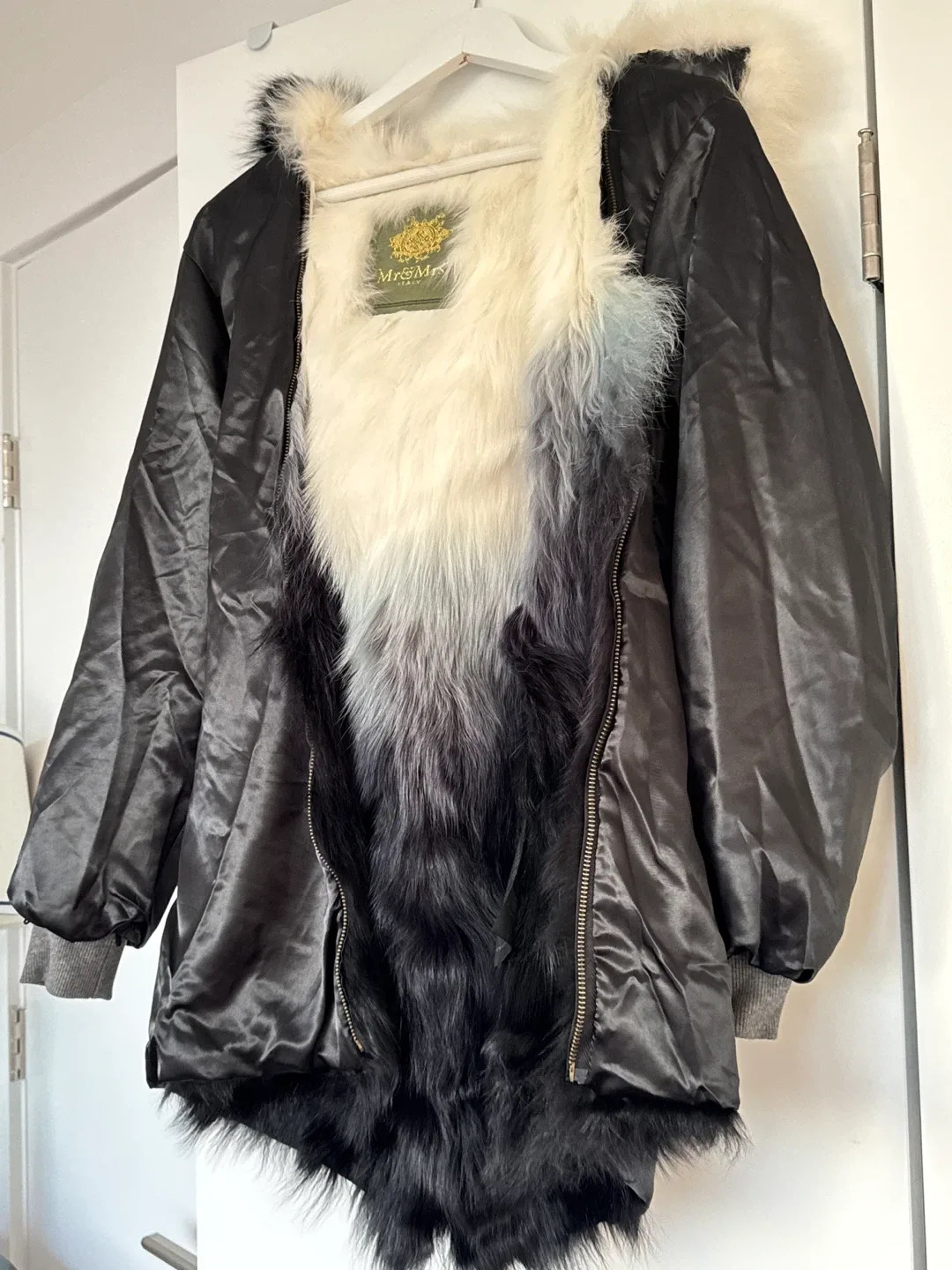 Mr&Mrs Italy Black Parka (with or without Fur Hood image indicator(9)