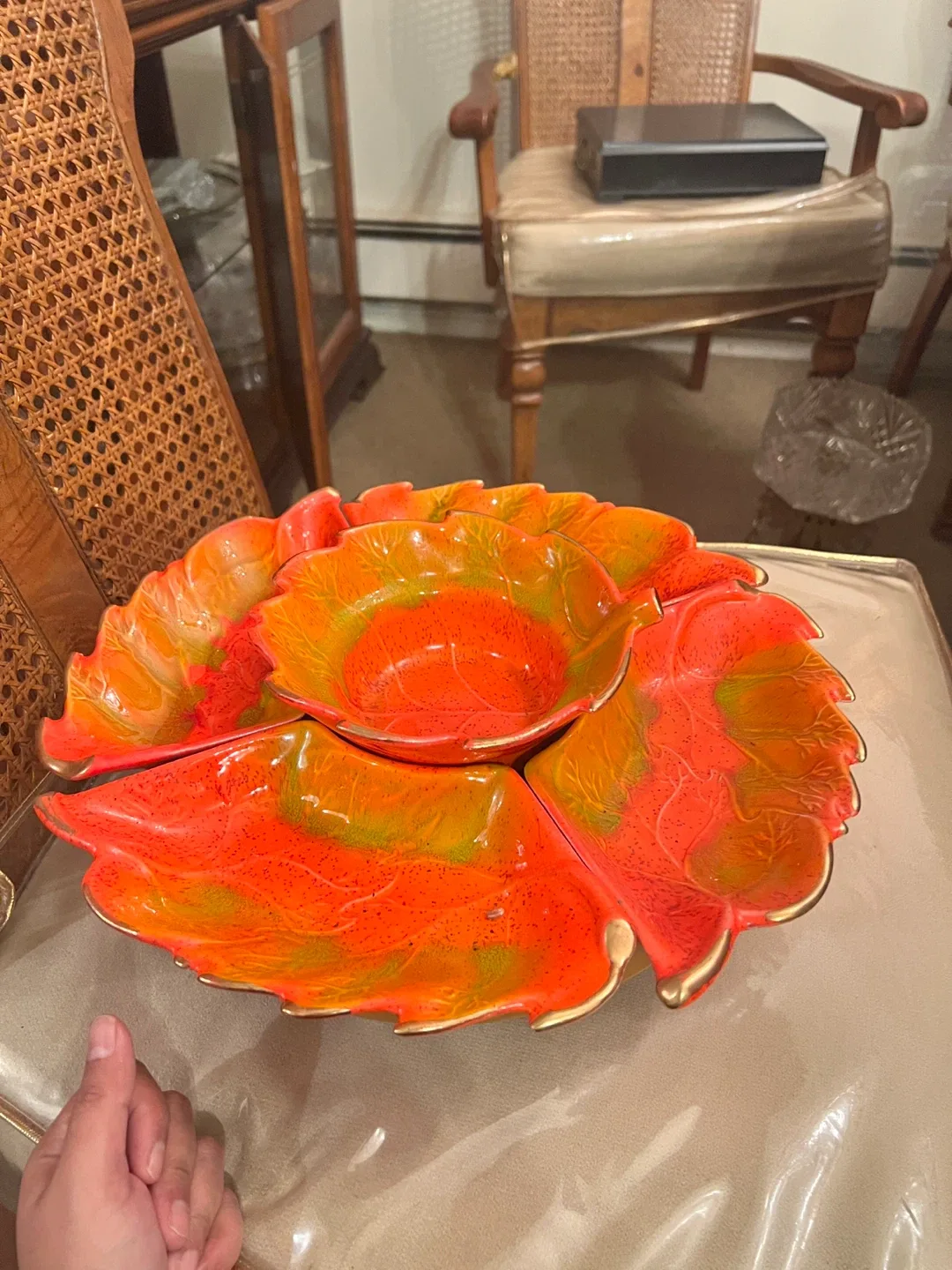 Vintage Leaf Shaped Serving Dish image indicator(3)