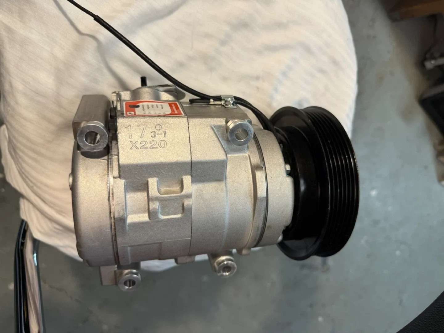 A-Premium AC Compressor with Clutch image indicator(5)