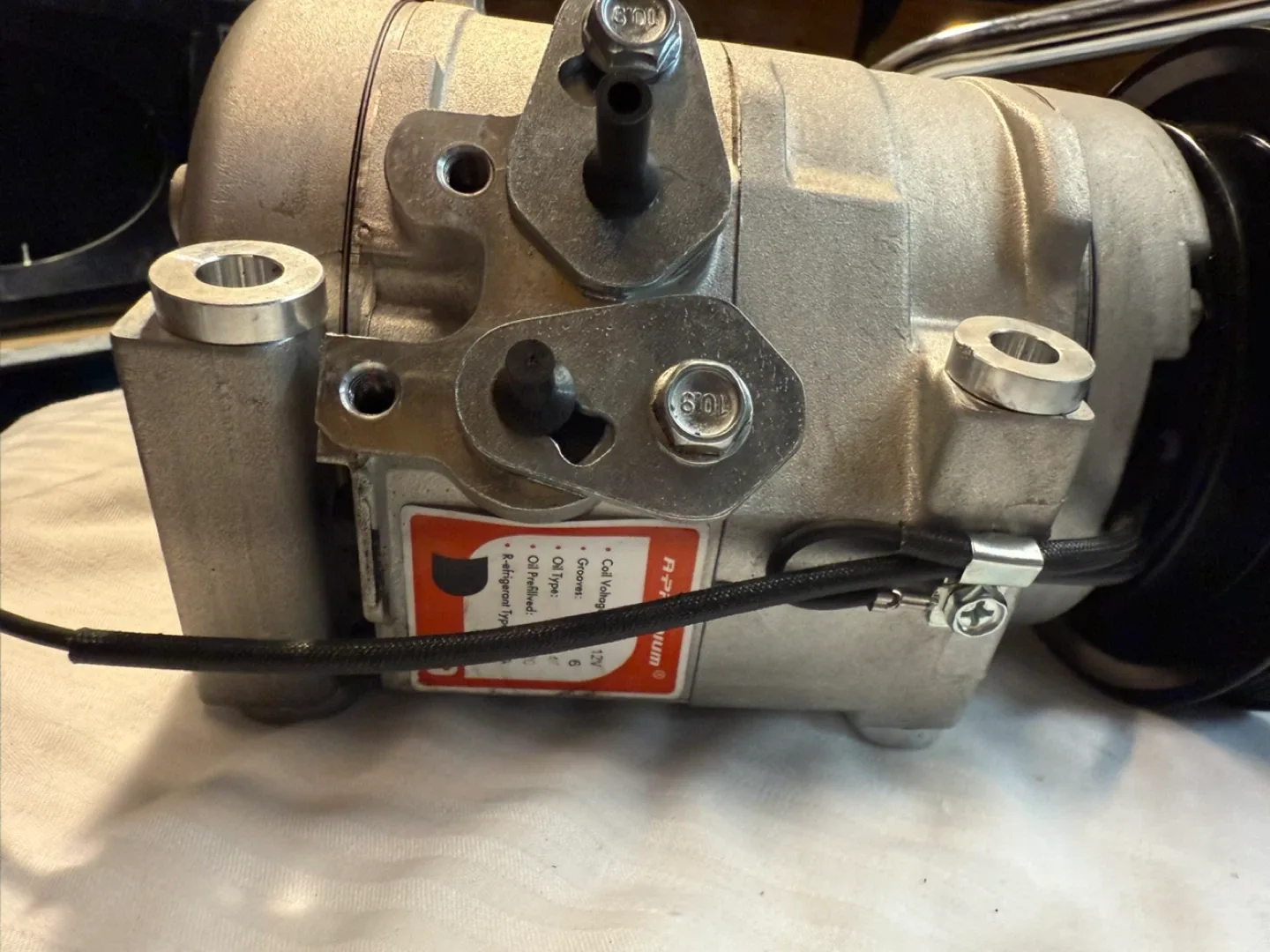 A-Premium AC Compressor with Clutch image indicator(6)