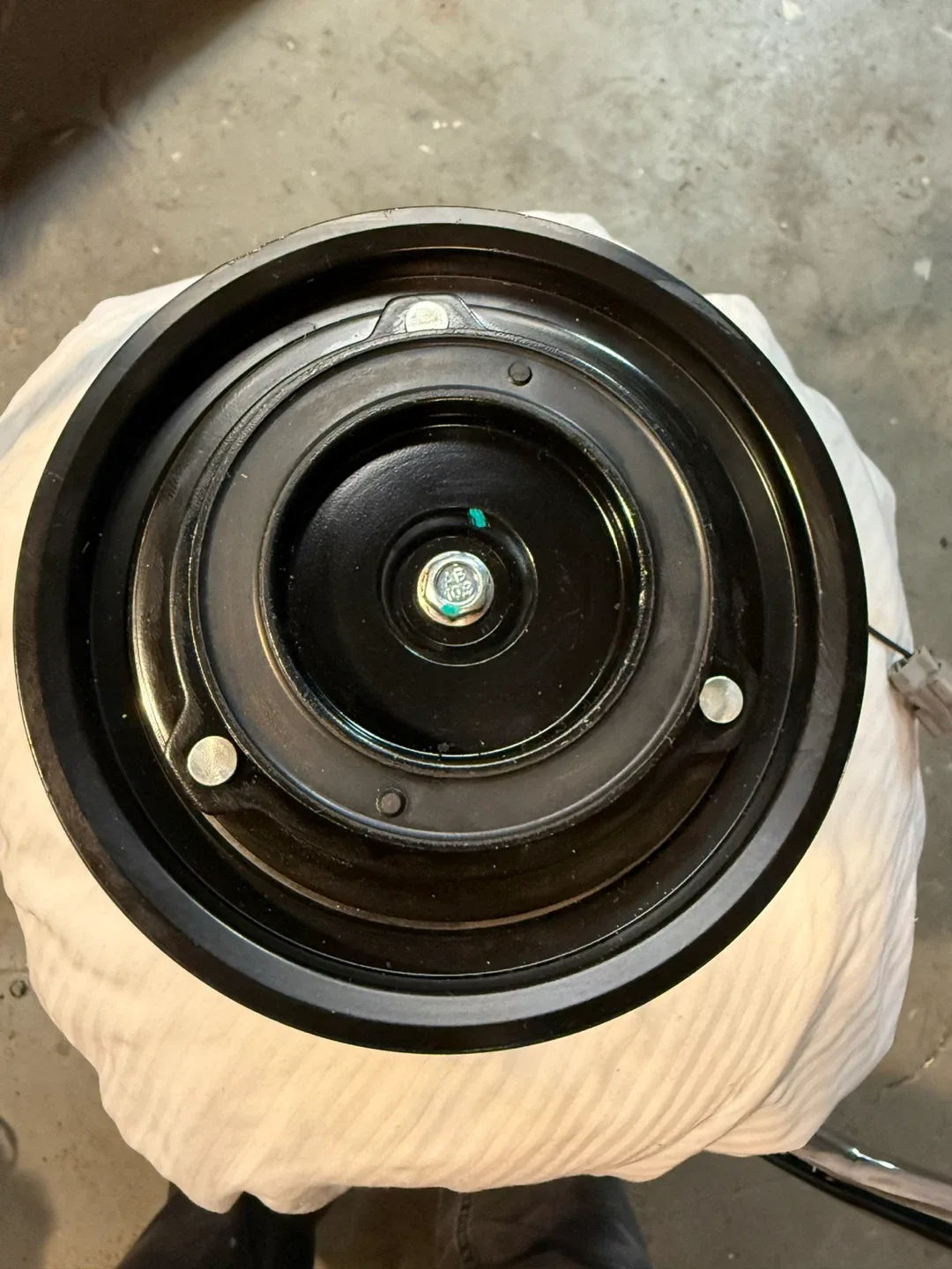 A-Premium AC Compressor with Clutch image indicator(8)