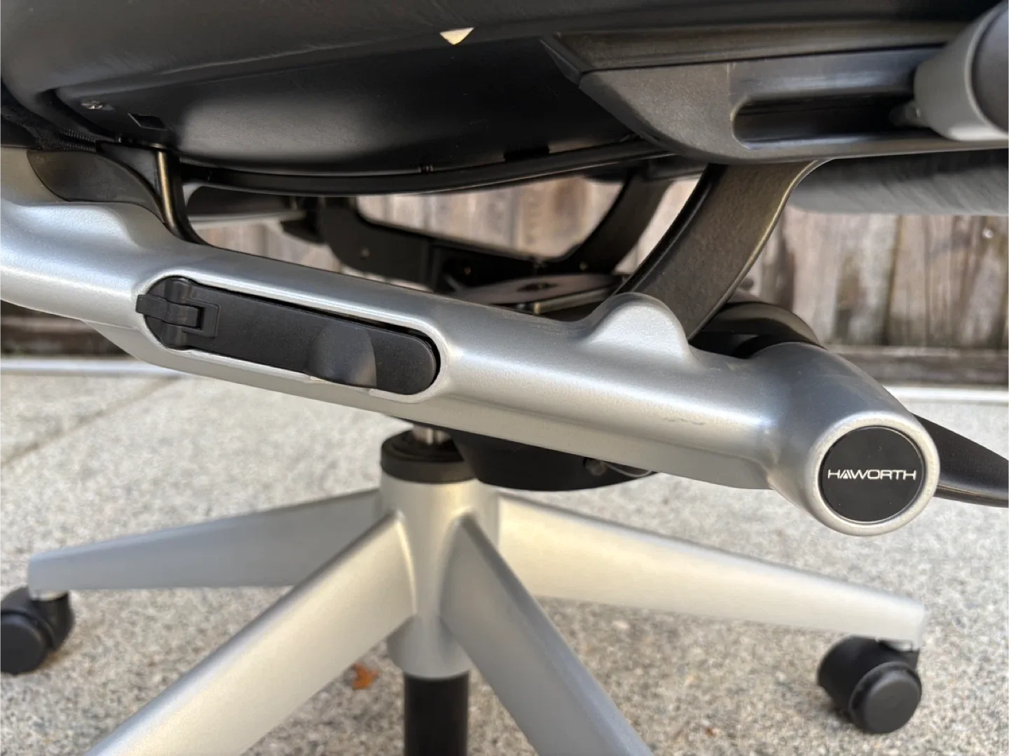 Haworth Ergonomic Multi Adjust Office Chair image indicator(3)