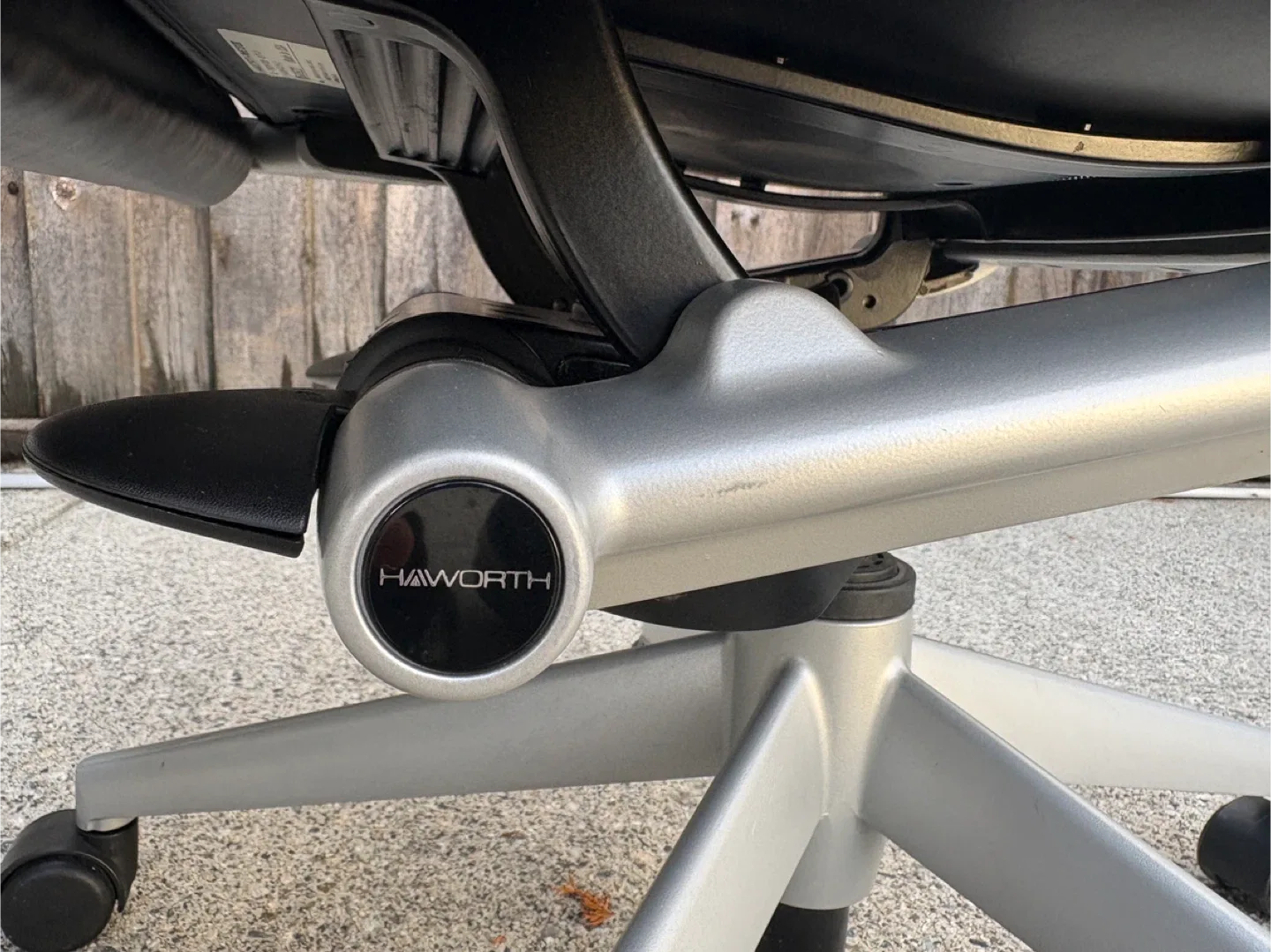 Haworth Ergonomic Multi Adjust Office Chair image indicator(4)