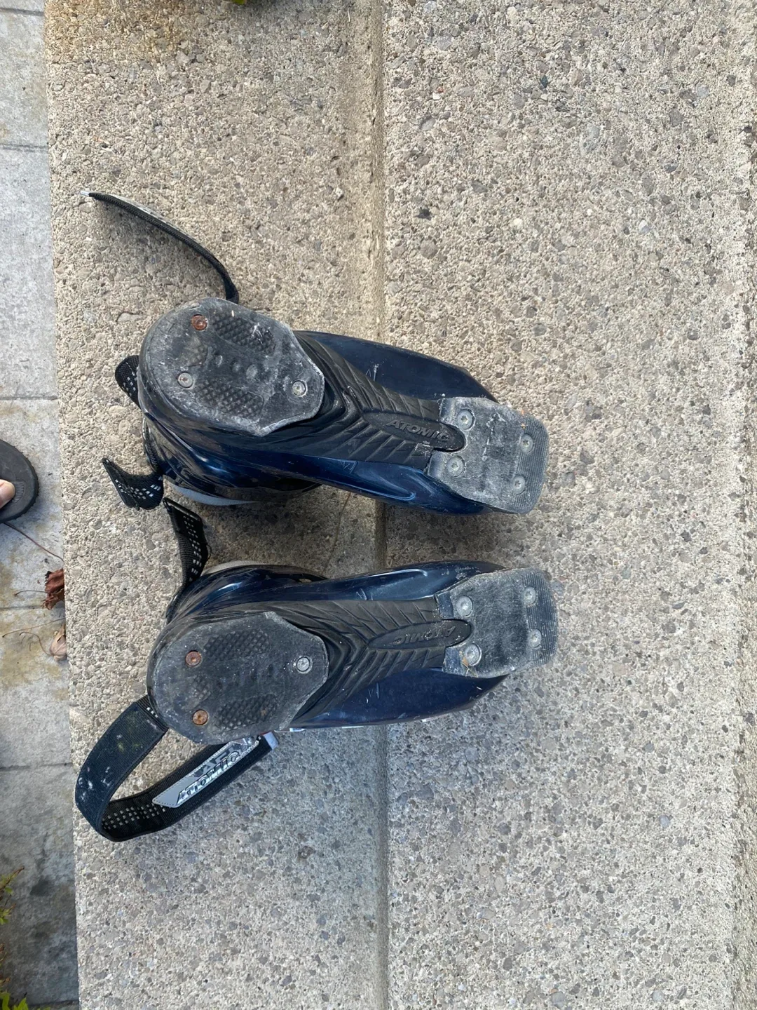 Atomic Ski Boots - Size 24.5 image indicator(3)