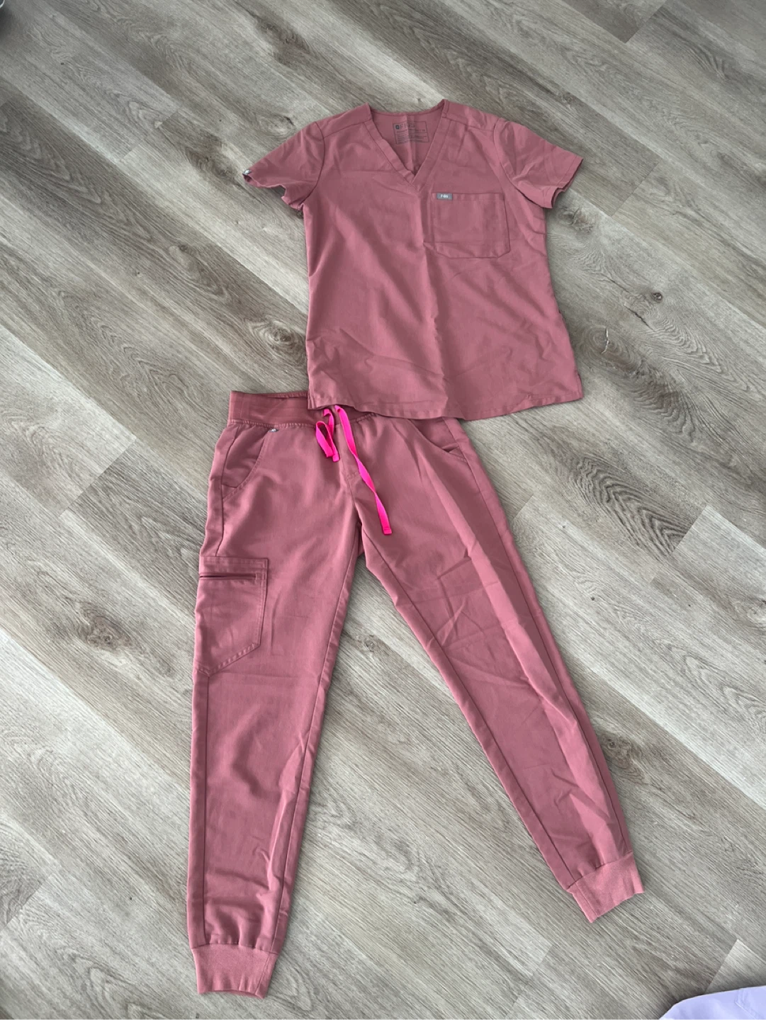 FIGS Scrub Set - mauve - Size XS