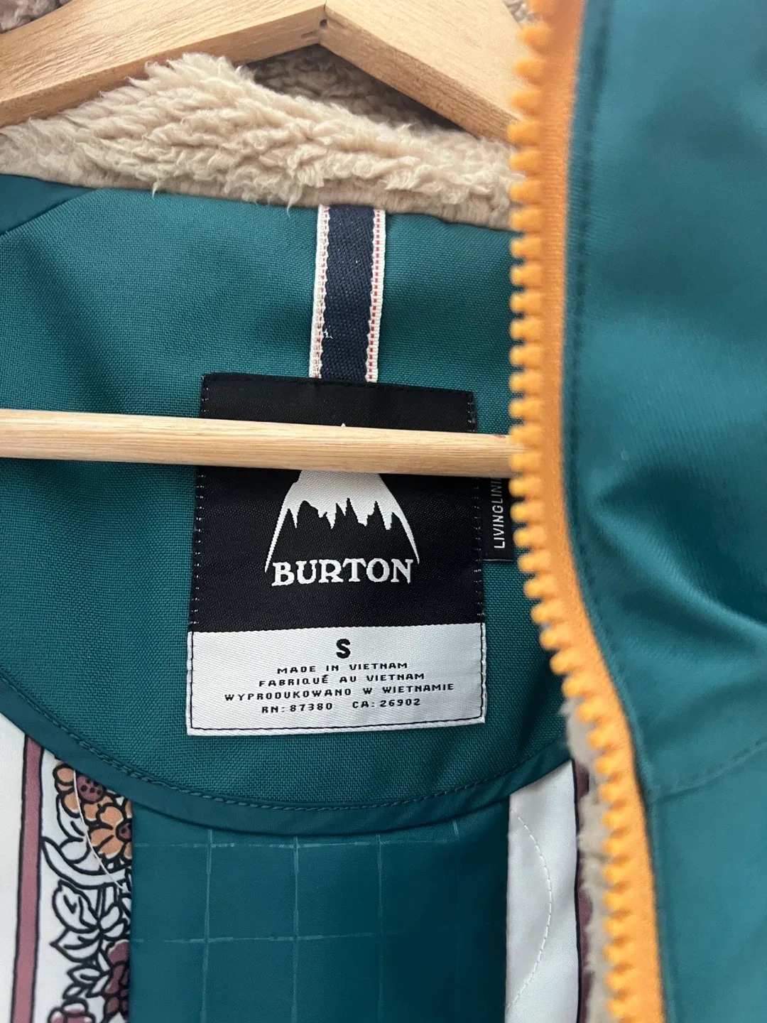 Burton Women's Snowboard Jacket - Size Small image indicator(4)