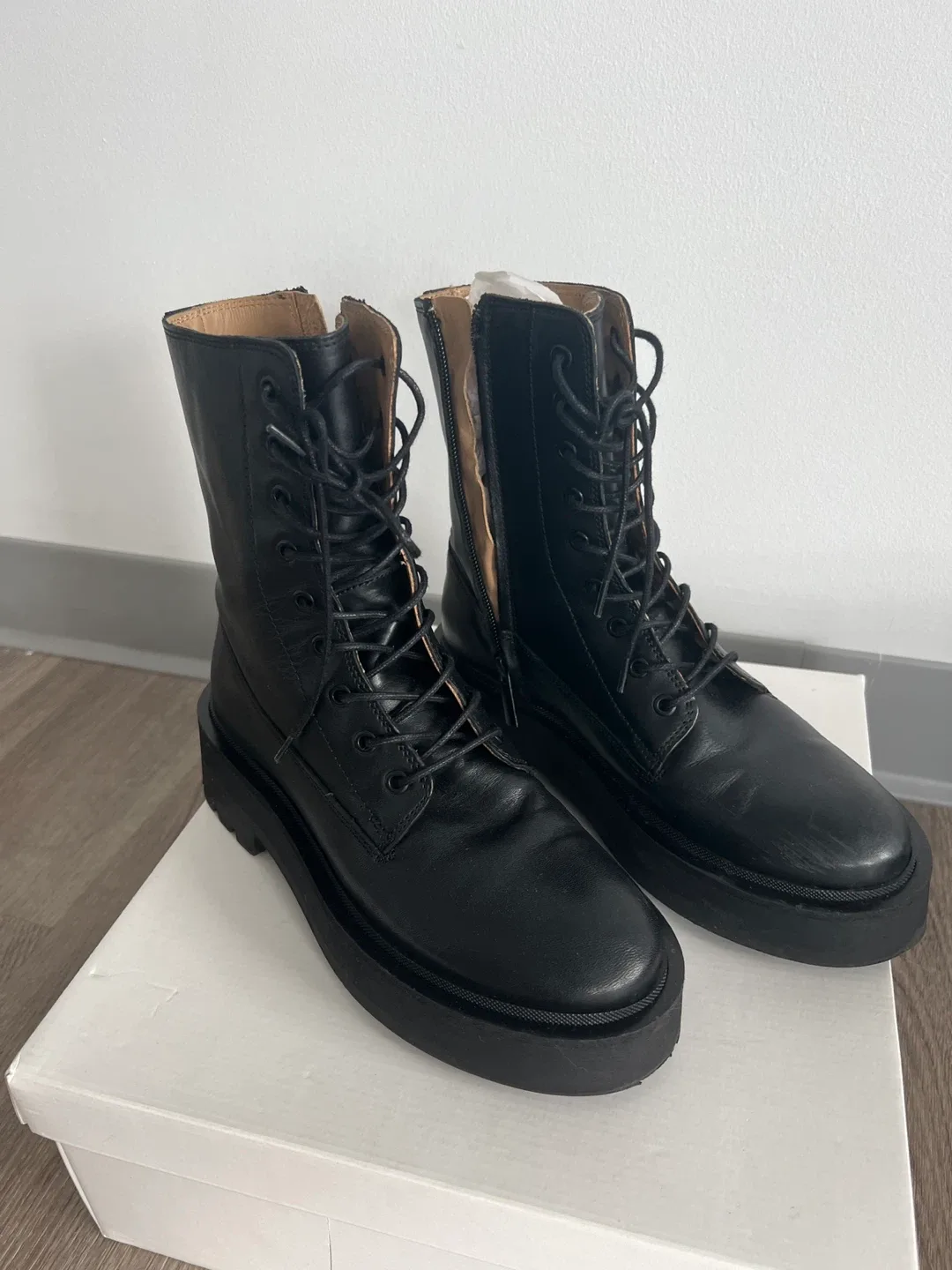 & Other Stories Black Leather Platform Boots - Size 37 image indicator(2)