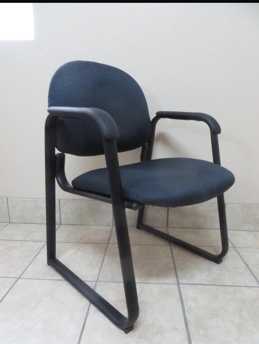 Waiting Room Chairs $85 Each - photo 3