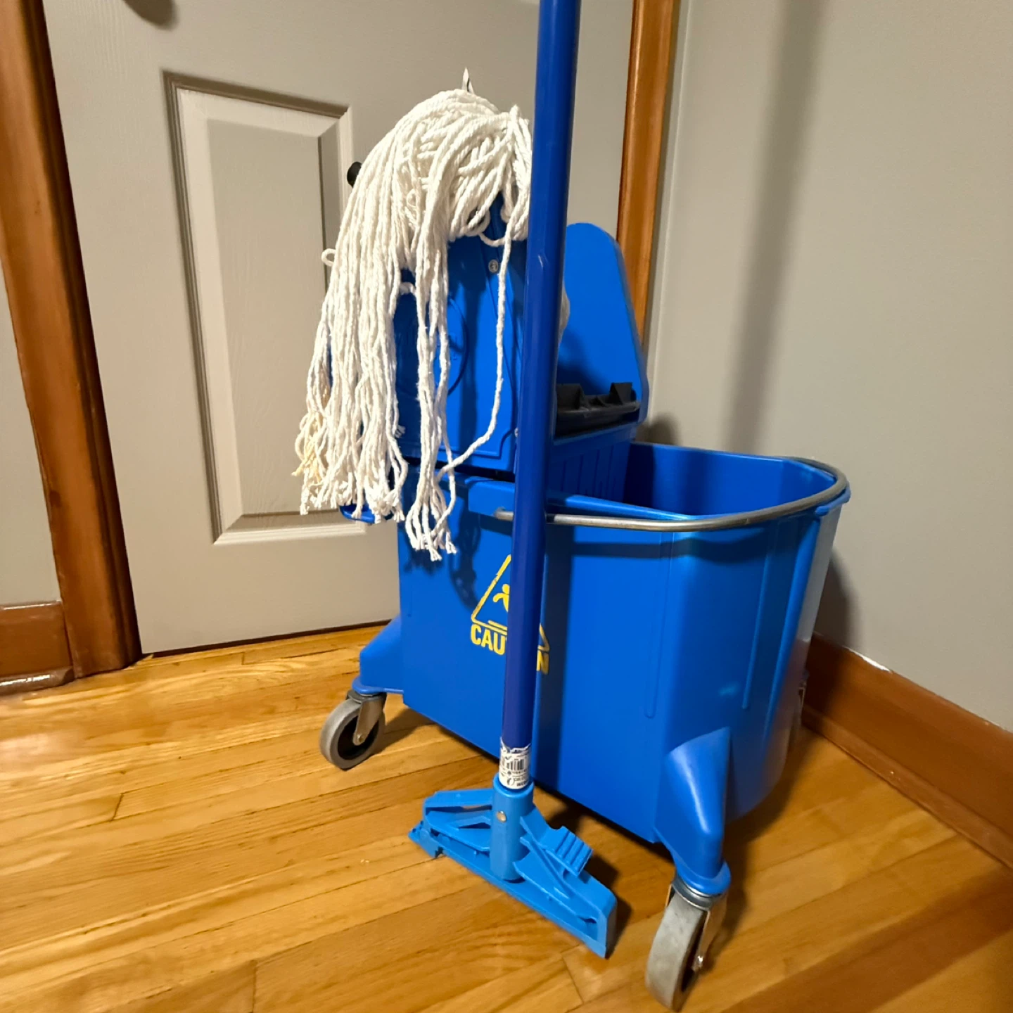 Blue Mop Bucket with Wringer - photo 2