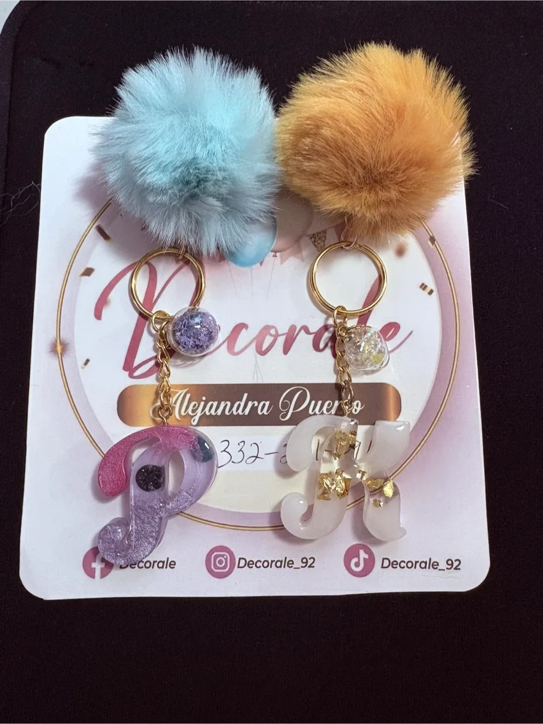 Decorale Personalized Letter Keychain image indicator(3)