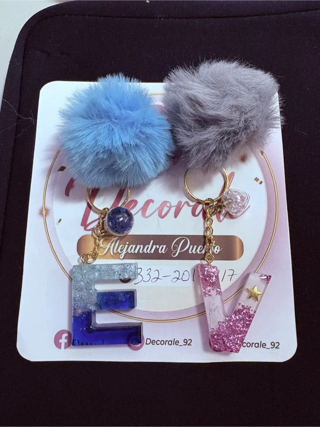 Decorale Personalized Letter Keychain image indicator(2)