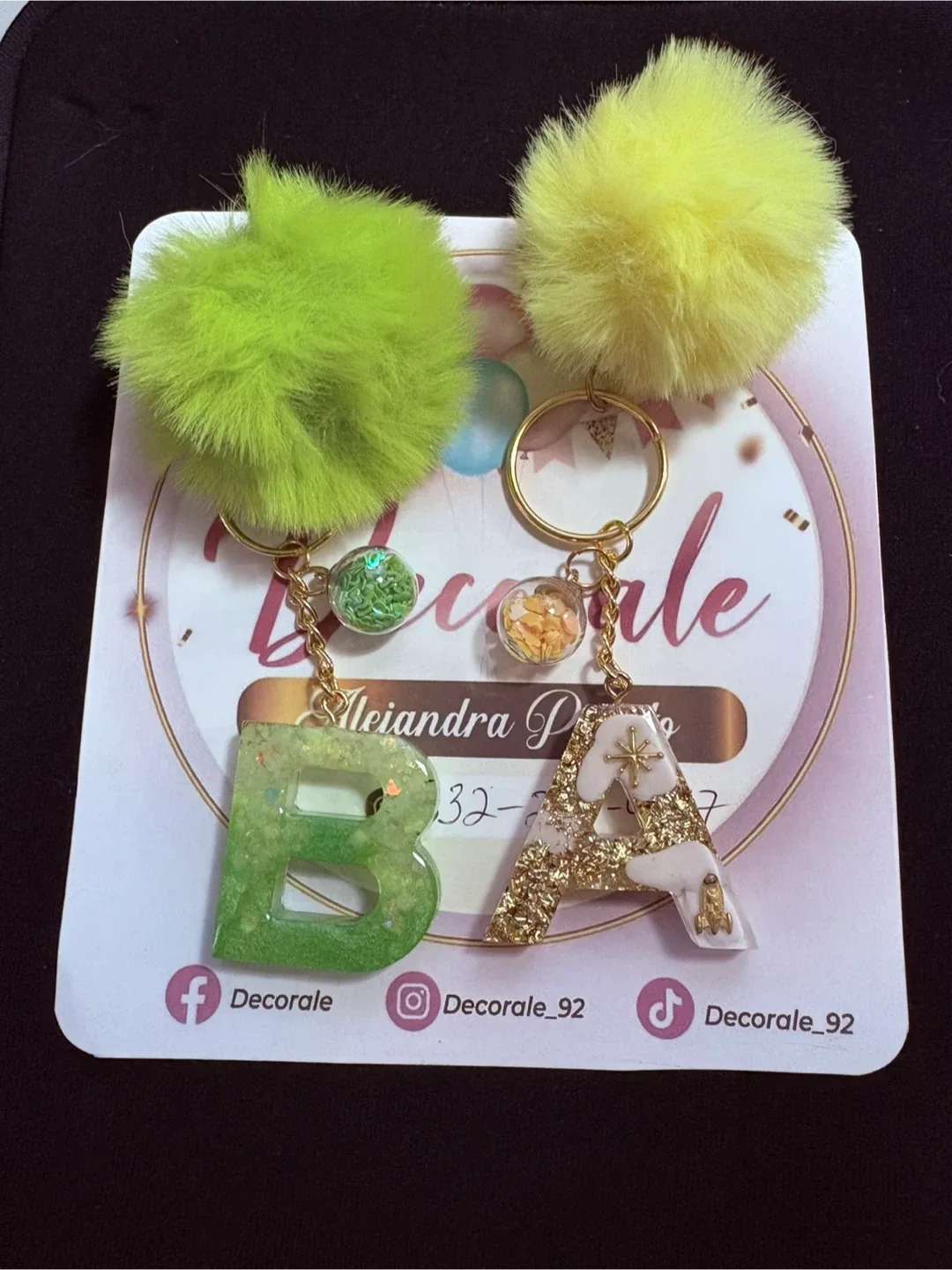 Decorale Personalized Letter Keychain image indicator(9)