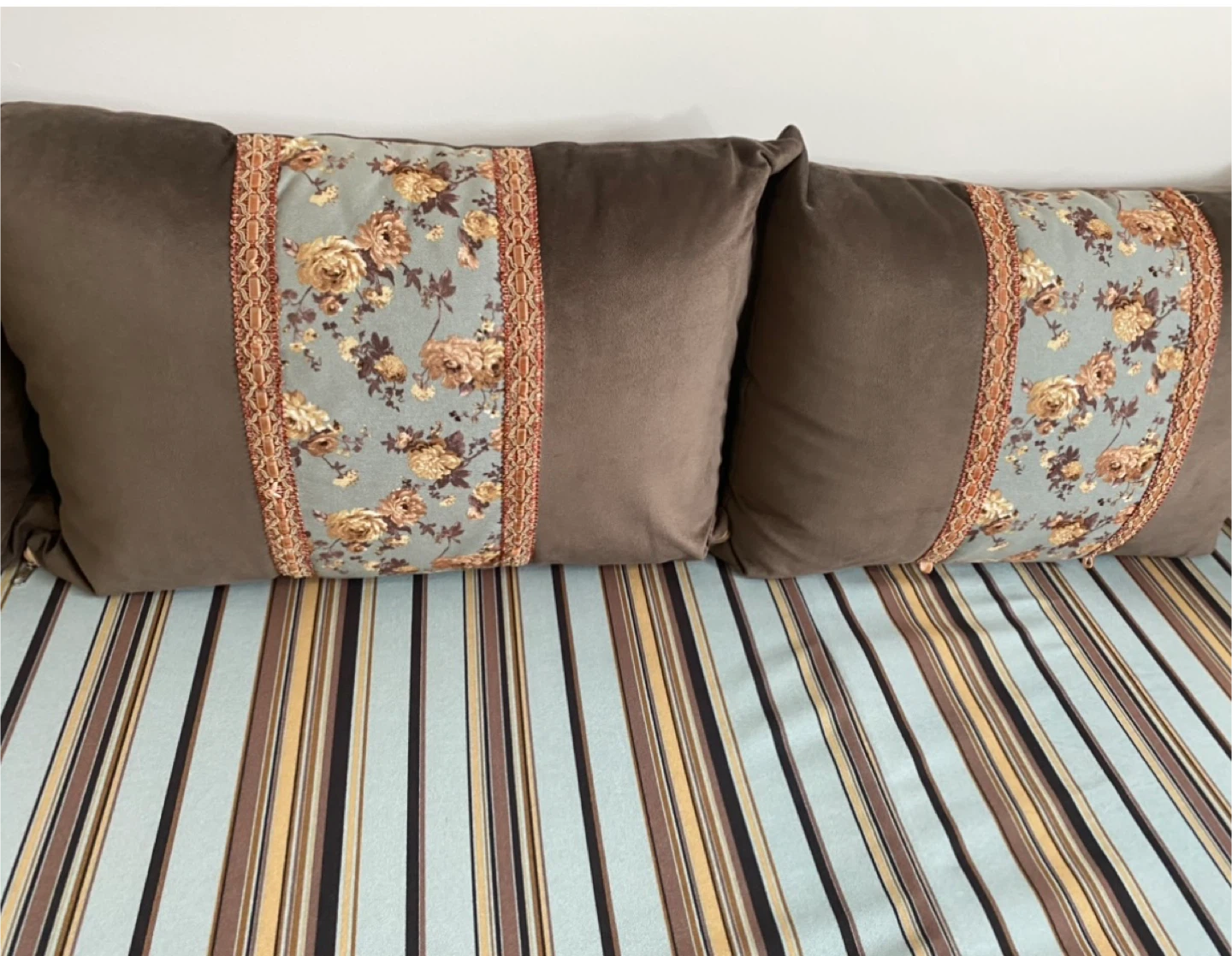 Brown Floor Seating Sofa with Cushions - photo 3
