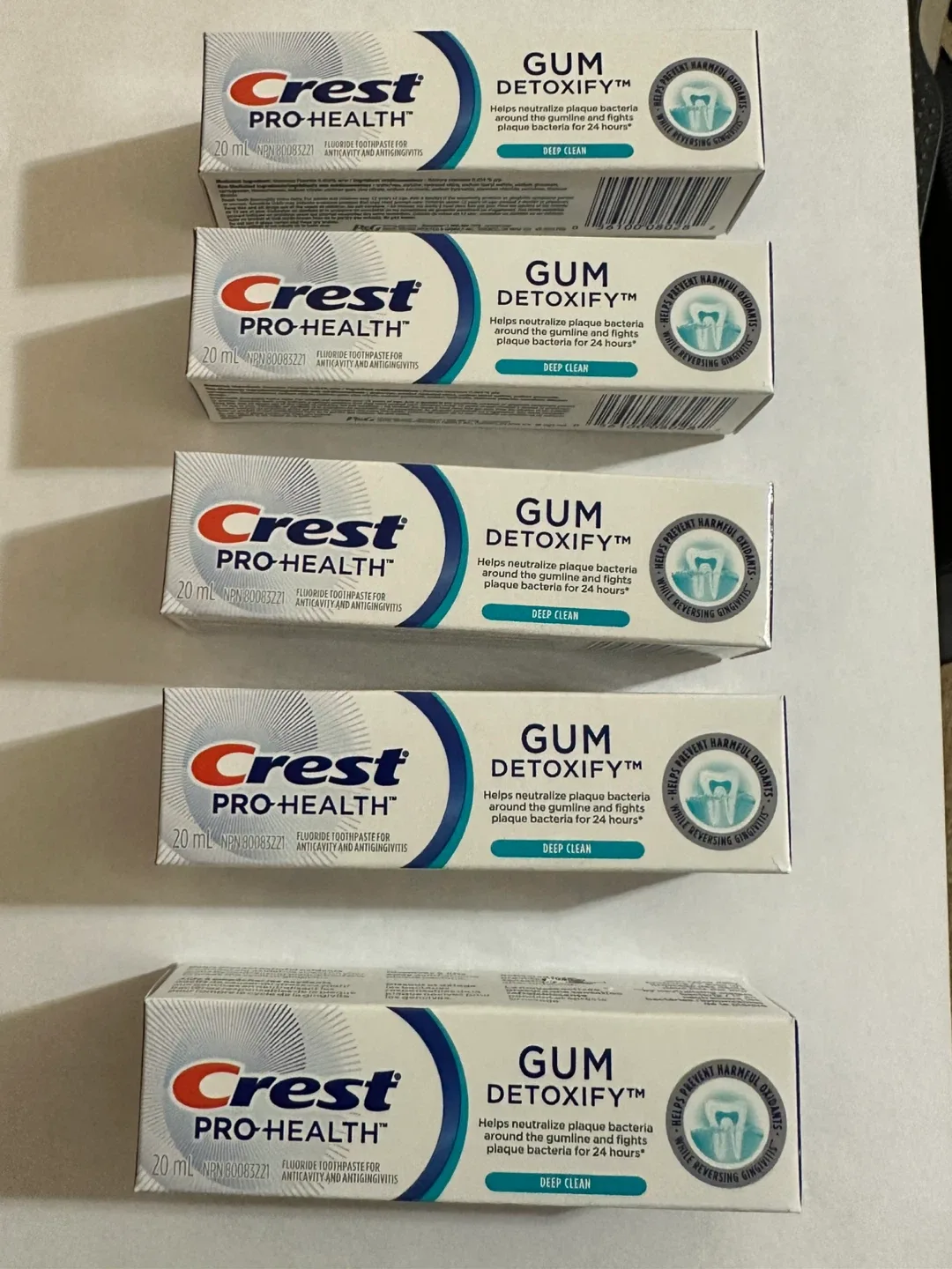 5 pc of Crest Gum Detoxify Deep Clean Toothpaste. 20ml image indicator(2)
