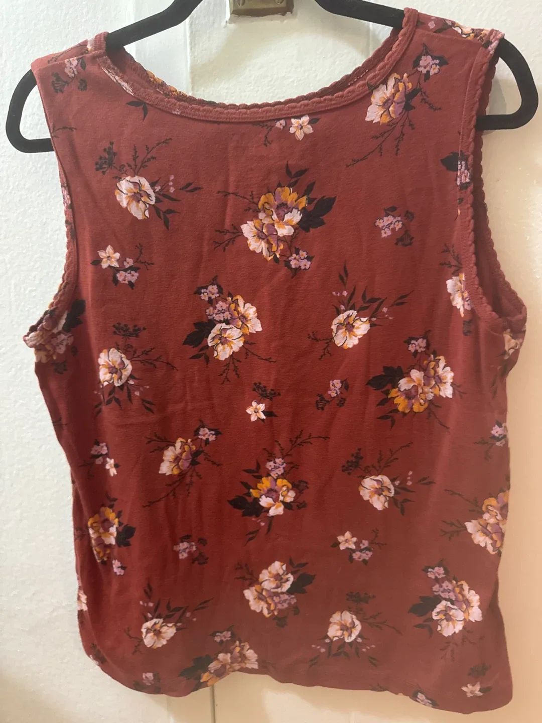 Croft & Barrow The Classic tank maroon with flowers - PXL image indicator(2)