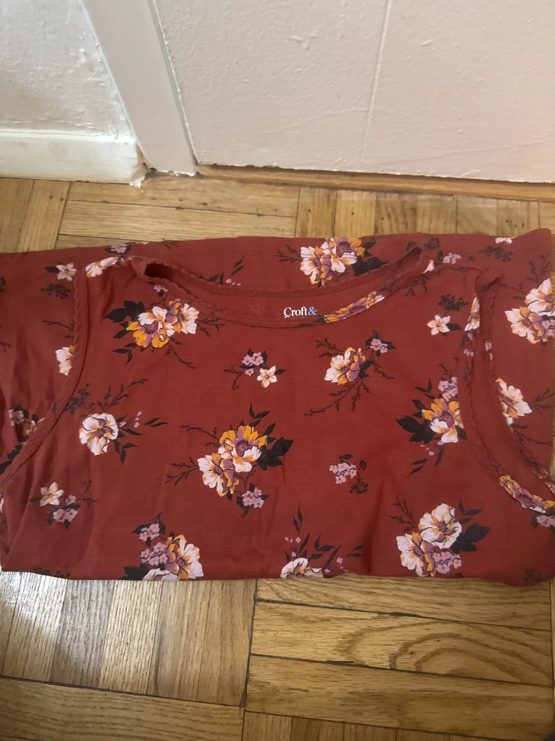 Croft & Barrow The Classic tank maroon with flowers - PXL image indicator(4)