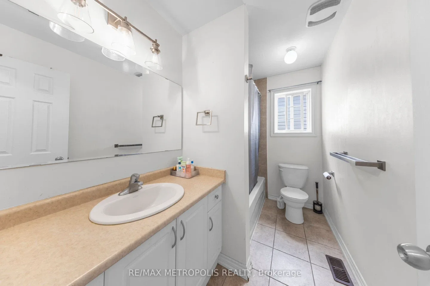 3 Bed & 2.5 Bath House for Rent image indicator(9)