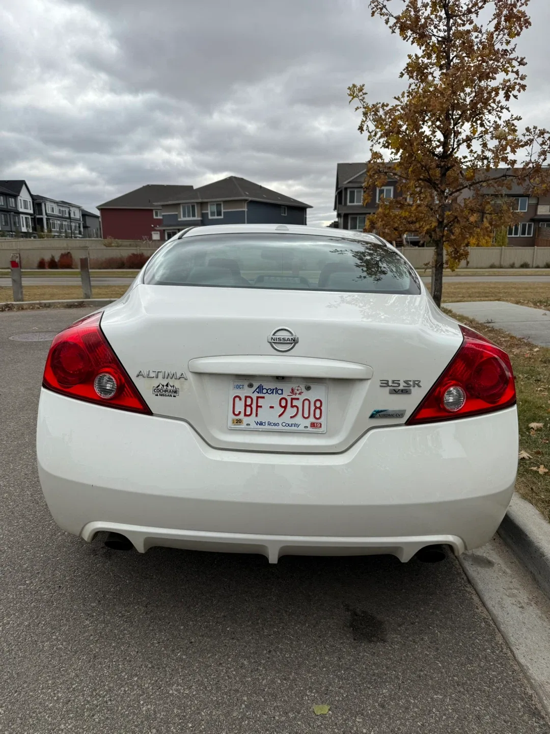 Nissan Altima 3.5 SR Coupe - White image indicator(2)