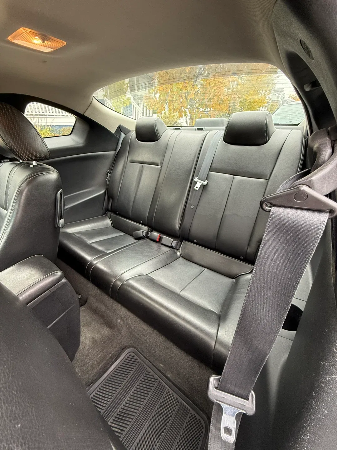 Nissan Altima 3.5 SR Coupe - White image indicator(4)