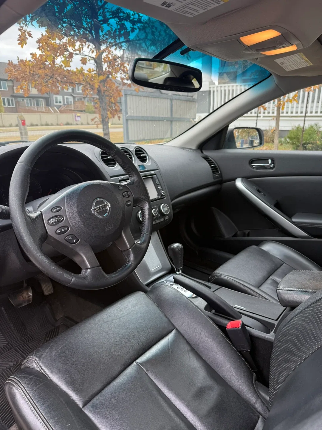 Nissan Altima 3.5 SR Coupe - White image indicator(5)