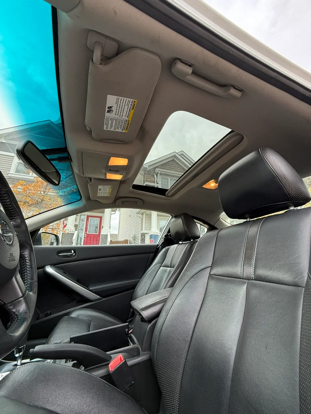 Nissan Altima 3.5 SR Coupe - White image indicator(8)