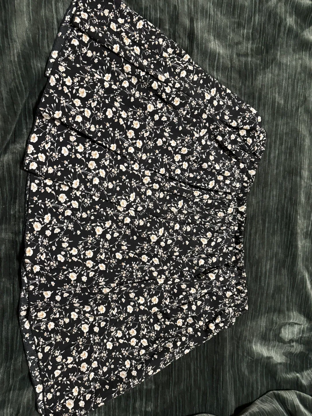 Shein Curve Skirts sizes 2xl & 3xl image indicator(2)