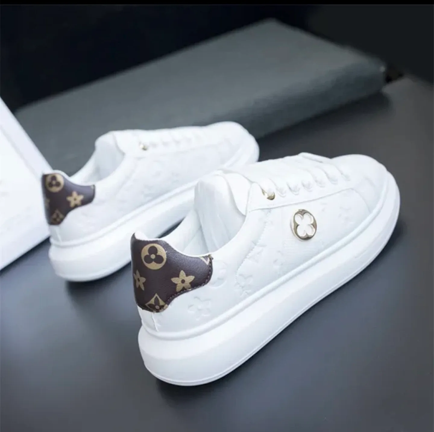 Louis Vuitton Sneakers image indicator(2)