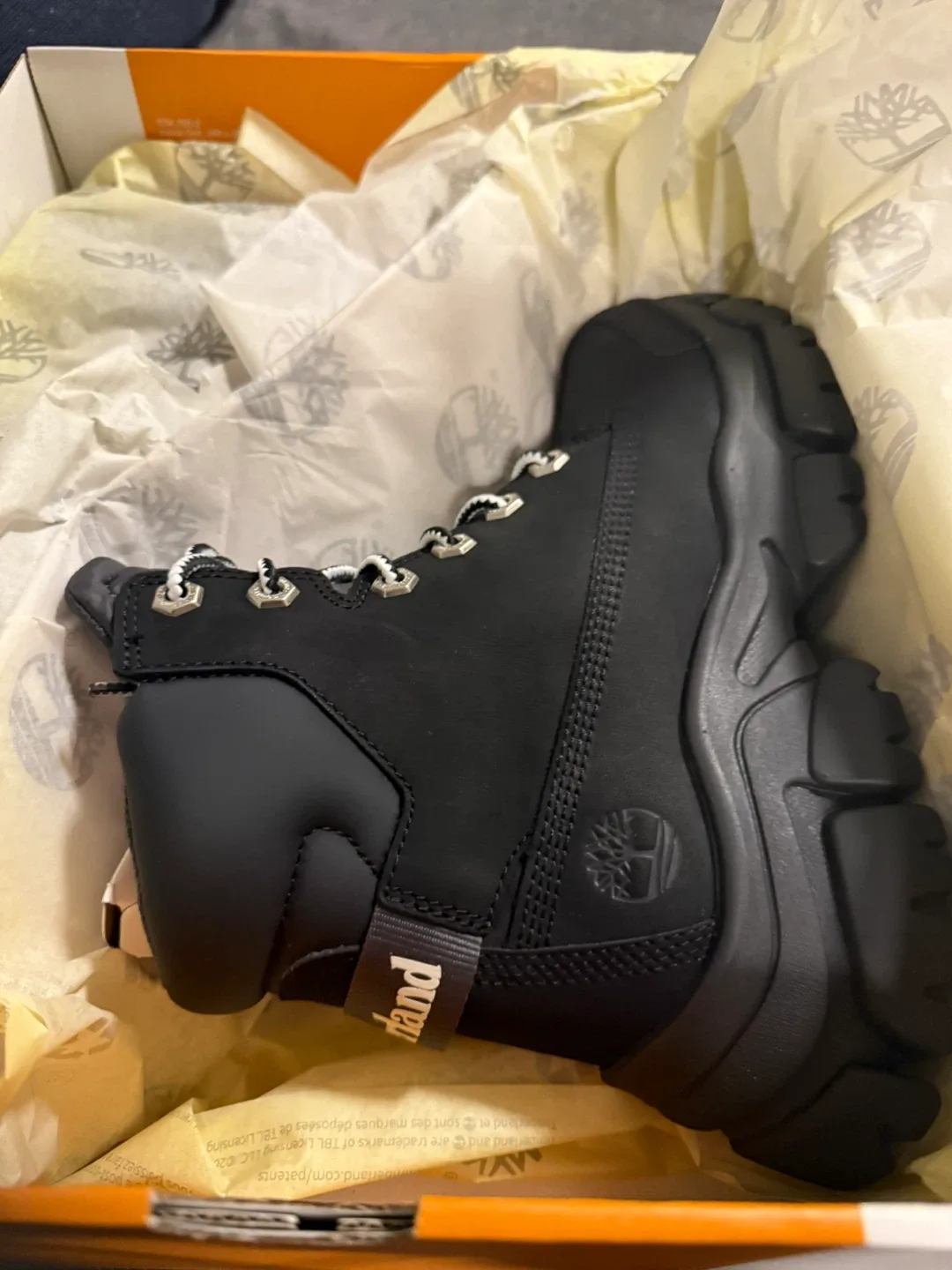 Timberland Black Boots image indicator(2)