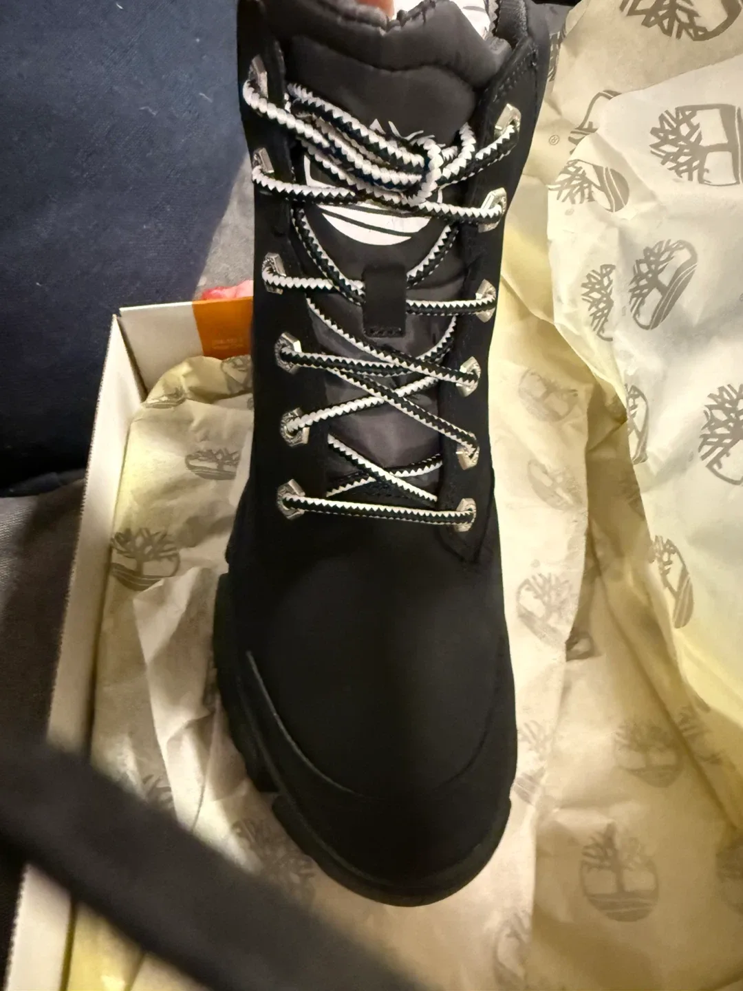 Timberland Black Boots image indicator(3)