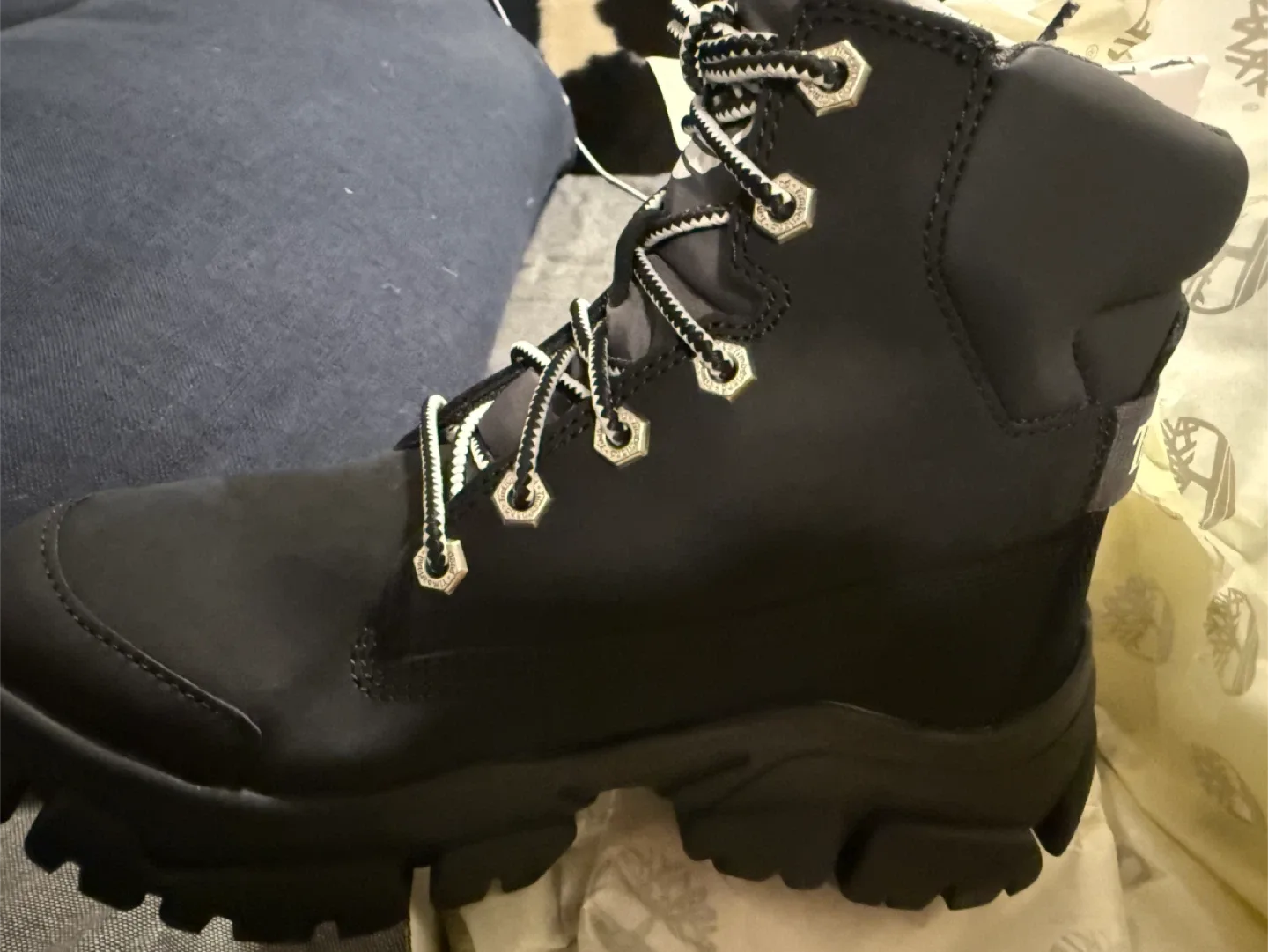 Timberland Black Boots image indicator(4)