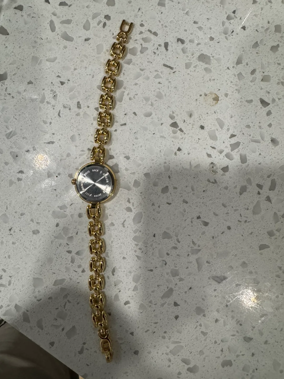 Women's Gold-Tone Quartz Watch image indicator(2)