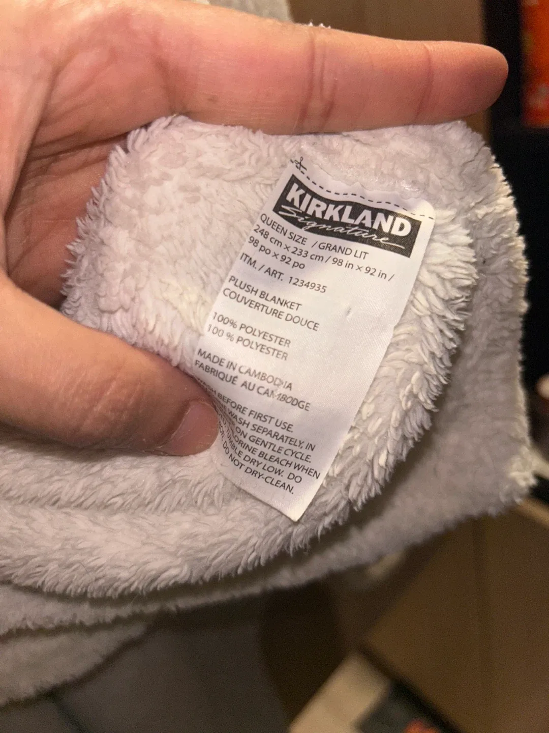 Kirkland Signature Queen Size Plush Blanket-move out 31Oct image indicator(3)